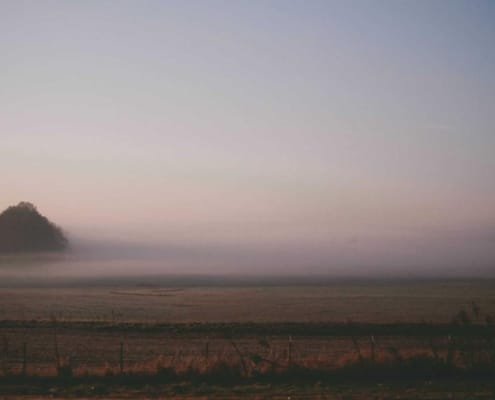 Dirigeants discutant de la valorisation PME Maroc lors d'une transaction M&A